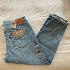 Women’s Levi’s 501 Tapered Jeans -Light Denim